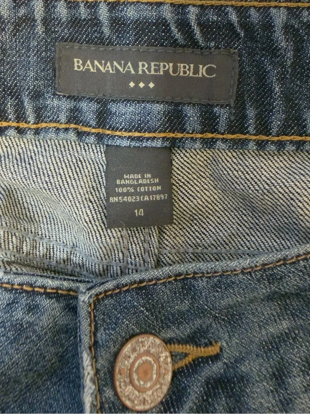 Banana Republic Medium Wash Denim Capri Cropped Jeans 5-Pocket | Size 14